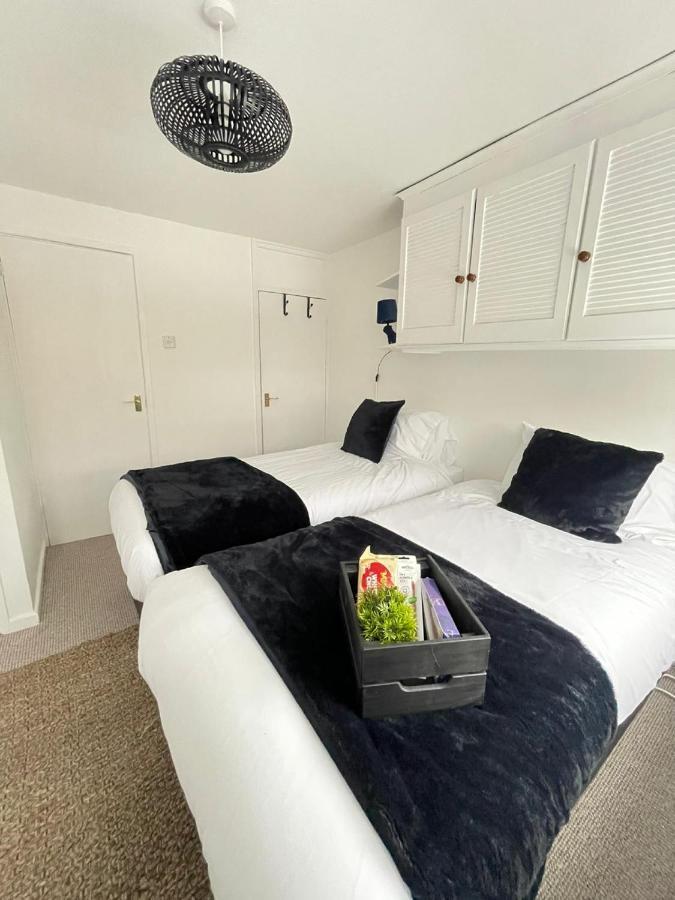 Lovely 1 Bed Home Near Hospital, With Parking & Garden Work Contractor Leisure, Sapphire Cambridge  Exterior photo